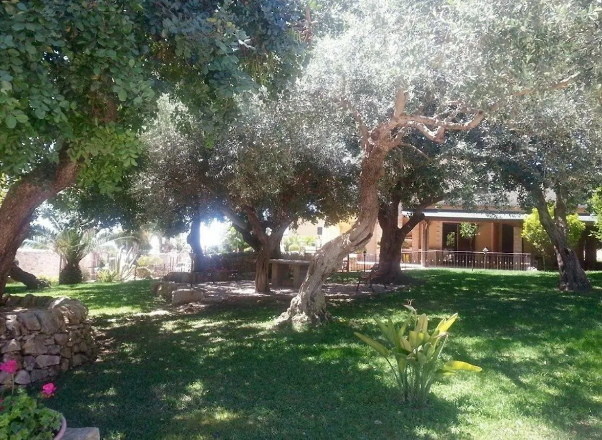 Bed & Breakfast Villa Giulia - Sicilian Luxury Garden Punta Secca Italy